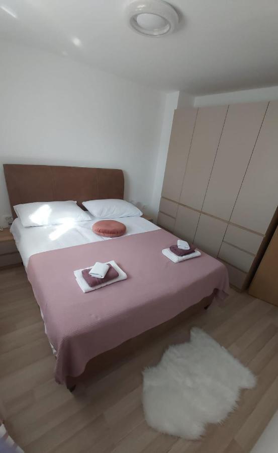 Appartement Luka à Galovac  Extérieur photo
