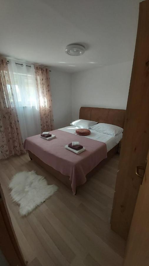 Appartement Luka à Galovac  Extérieur photo